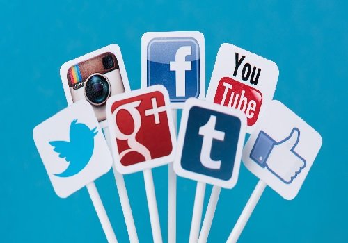 سوشل میسنجر سائٹ استعمال کرتے وقت سماجی و قومی سلامتی کا خیال رکھیں