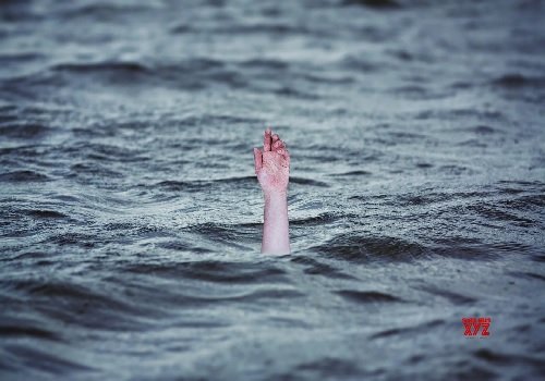 गोपालगंज : नदी में पलटी नाव, तीन बच्चे सहित चार की मौत, एक लापता