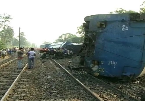 रेल हादसा/ झारखंड में रेल हादसा, झामुमो ने केन्द्र सरकार और रेल मंत्री की निंदा की