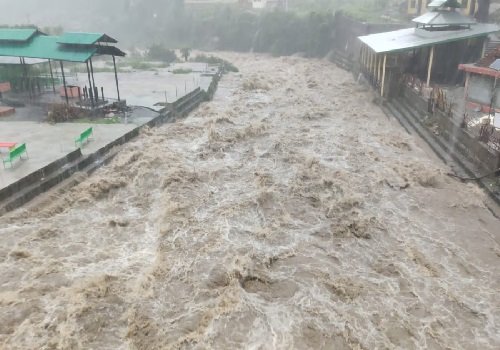 हिमाचल प्रदेश सहित उत्तर भारत के कई राज्यों में भारी बारिश, 20 लोगों की मौत कई लापता