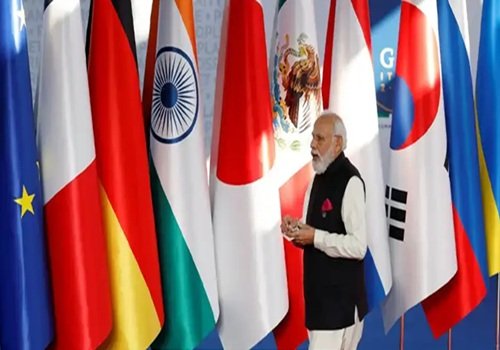 ध्रुवीकृत विश्व में भारत की रणनीतिक स्वायत्तता : संतुलित कूटनीति का व्यावहारिक मॉडल