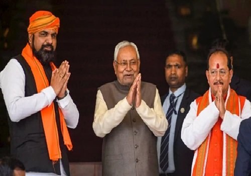 बिहार की सियासत : विचारधारा, अवसरवाद और एक मास्टर स्ट्रोक की कहानी