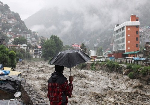 जलवायु परिवर्तन : बारिश बढ़ रही है, फिर भी प्यासा क्यों है भारत?