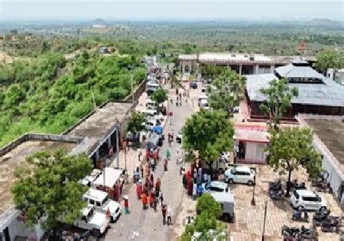 धधकती धूणी, तपते संत और बड़ा सवाल : क्या विकास का यही मॉडल है?