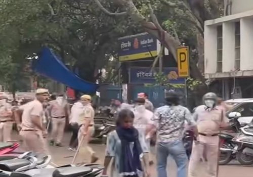 लोकतंत्र की असली शक्ति शासन की विश्वसनीयता है, प्रशासन की वर्दी पर उठने लगे सवाल