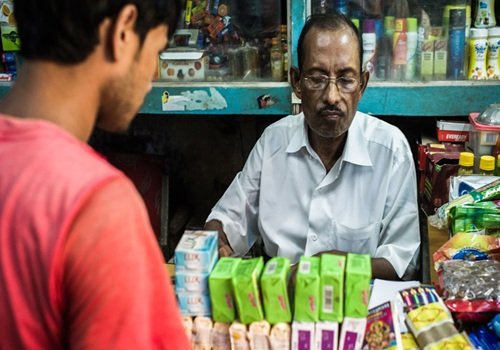 खुदरा दुकानदारों के साथ वित्तीय अन्याय अंततः देश को कमजोर बनाएगा