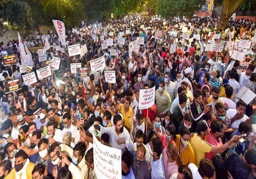 जंतर-मंतर की घटना : लोकतंत्र में लाठी नहीं जवाबदेही बोलनी चाहिए