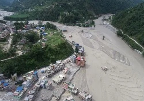 नेपाल की प्राकृतिक आपदा : मलबे में दबा हिमालय का भूगोल और अर्थव्यवस्था
